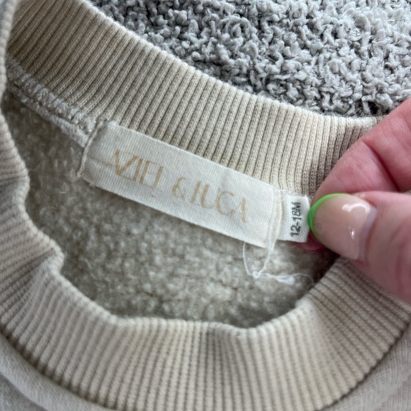 Aziel and Luca 12-18mo cream Bubble Romper - Picture 3 of 4